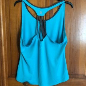 Avia tank top with fabric strip opening in back